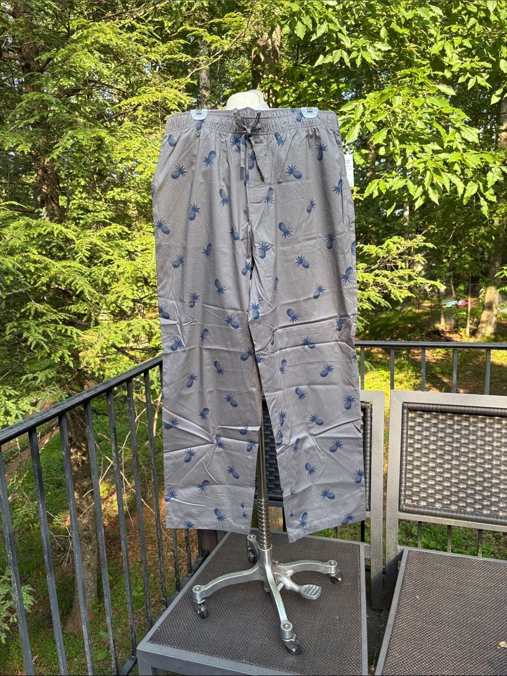 NWT Sonoma Gray Pineapple-Print Lounge Pants sz L